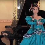 La cantante boliviana Gian-Carla Tisera dall’album “Nora La Bella” – “Señora Chichera”